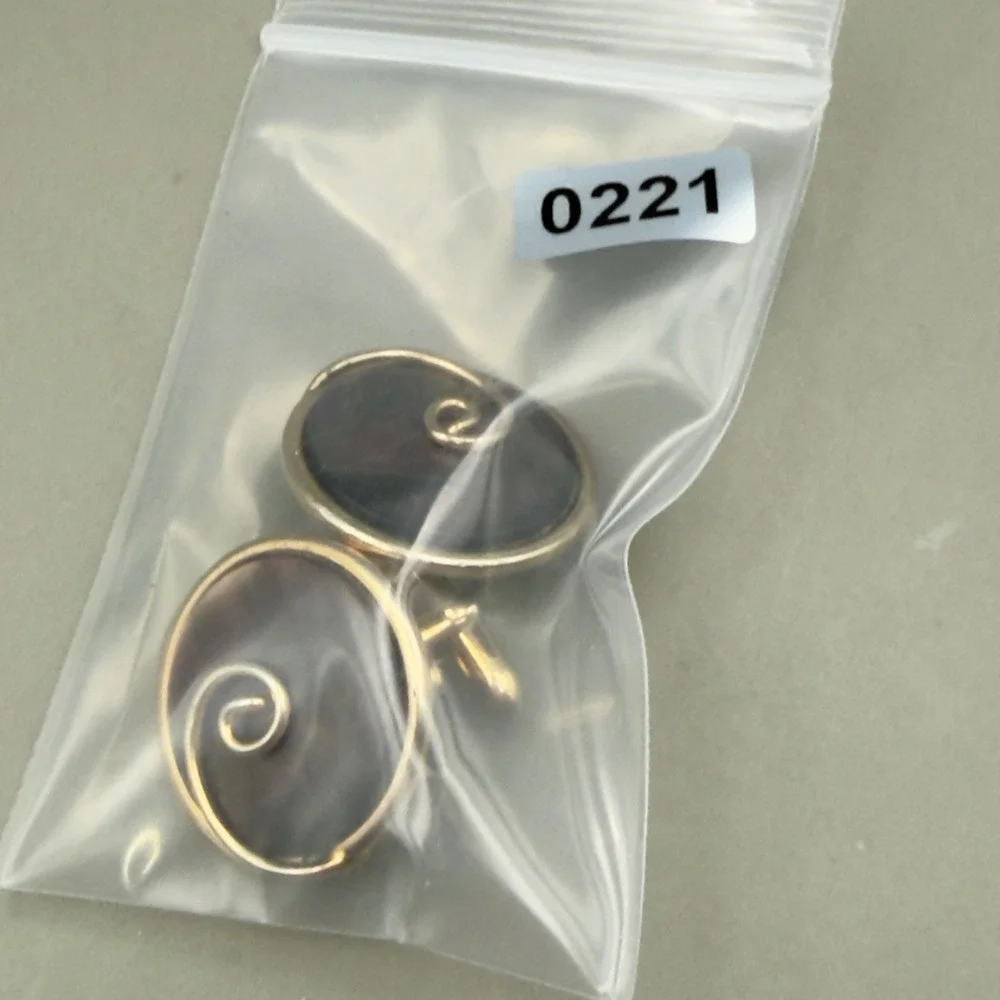 Swank Cufflinks Black Mother of Pearl Gold Tone Round Spiral Overlay Mens Toggle